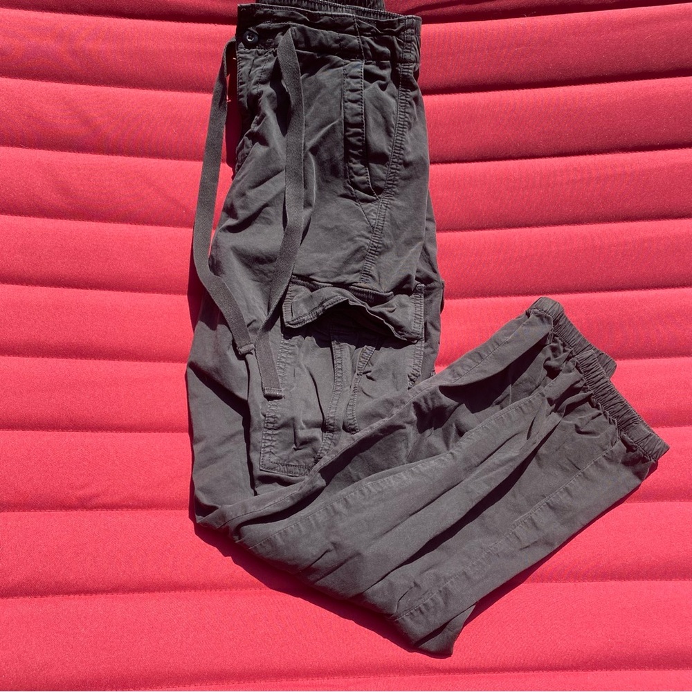 American eagle black cargos size:4